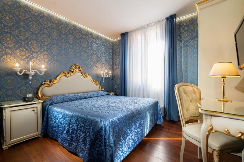 Double or Twin Room image 2