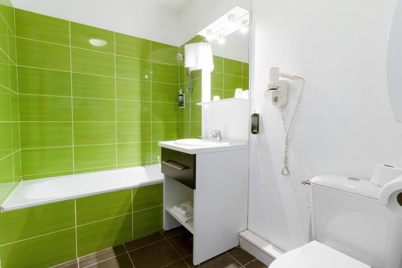 Studio (1-2 Adults) with Double Bed image 4