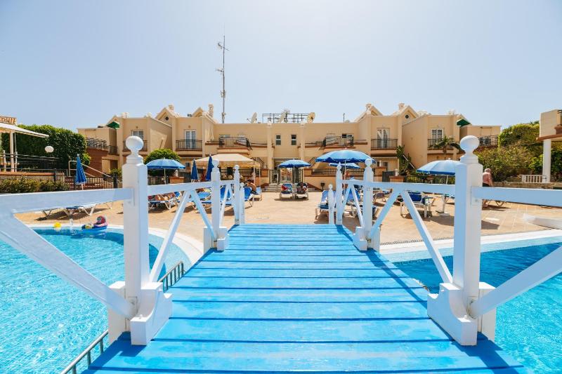 Amazing renovated pool view Apt Aircon 2 min to Fañabe Beach - image 27