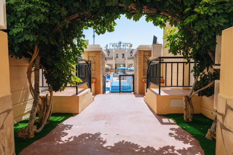Amazing renovated pool view Apt Aircon 2 min to Fañabe Beach - image 21