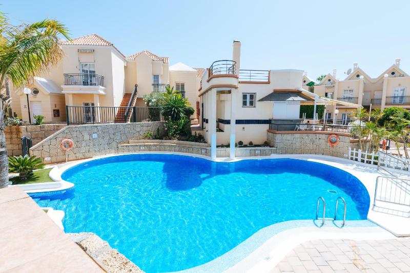 Amazing renovated pool view Apt Aircon 2 min to Fañabe Beach - image 38