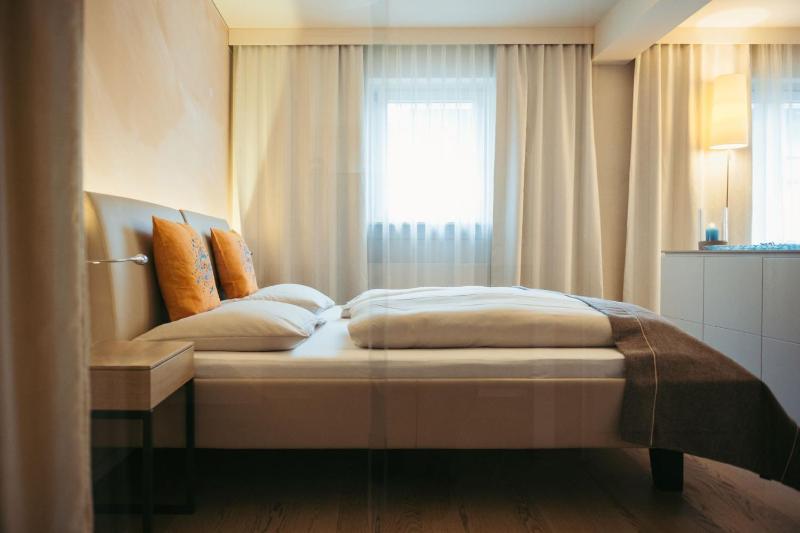 Double Room with Balcony image 1