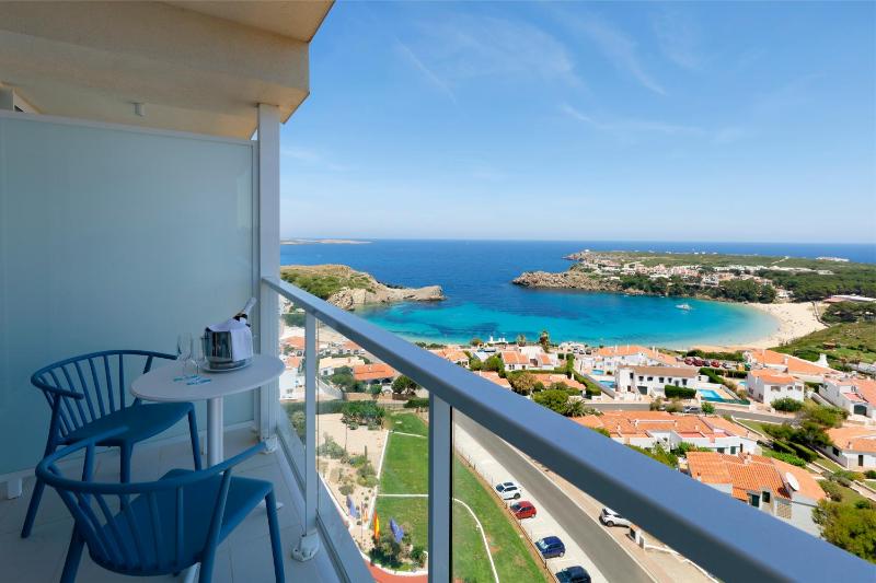 Deluxe Premium Sea View image 3