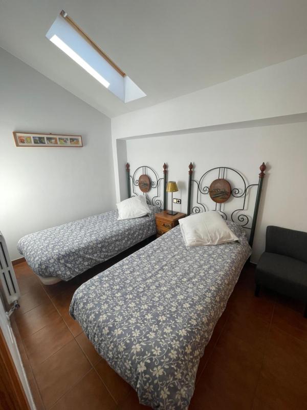 One-Bedroom Apartment image 4