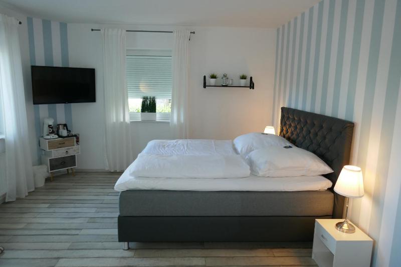Double Room image 3