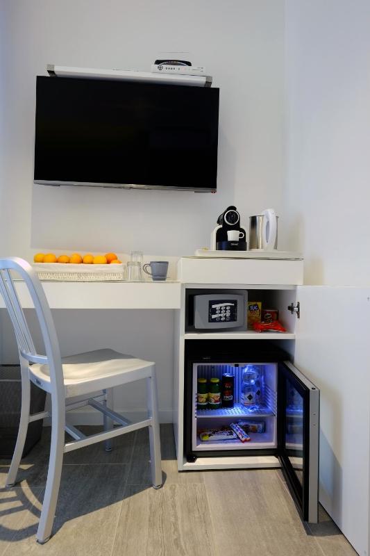 Superior Double Room image 3