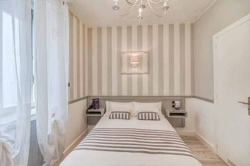 Standard Room image 2