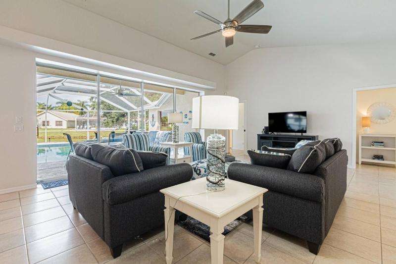 Briarwood-Tivoli Ct - image 3