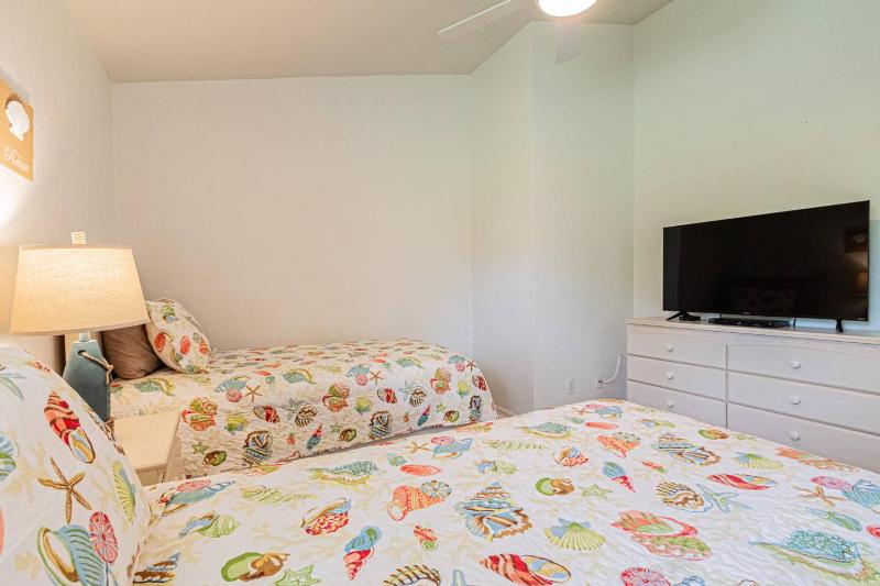 Briarwood-Tivoli Ct - image 33