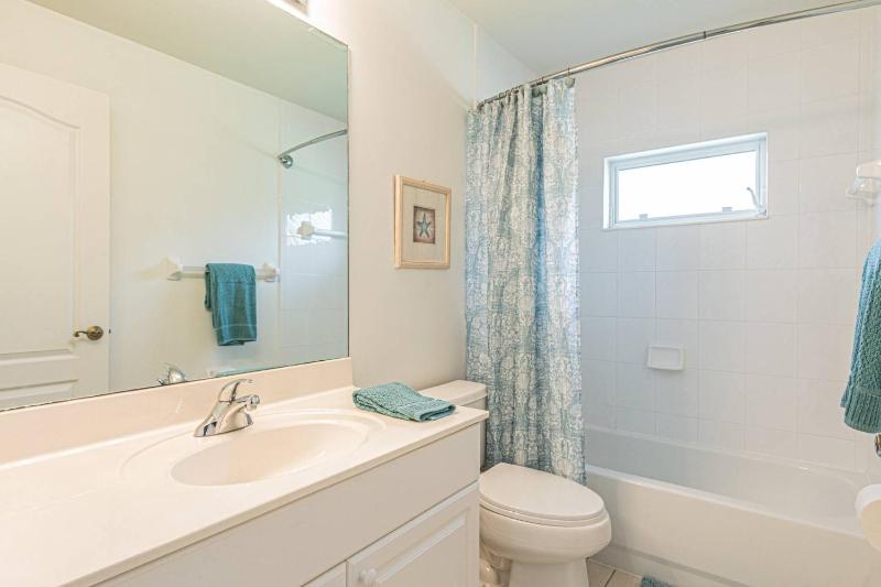 Briarwood-Tivoli Ct - image 32