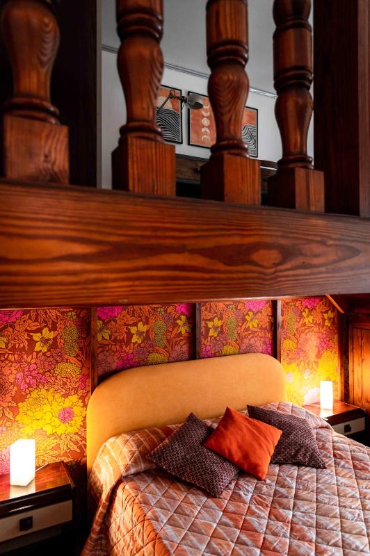 King Suite with Balcony image 3