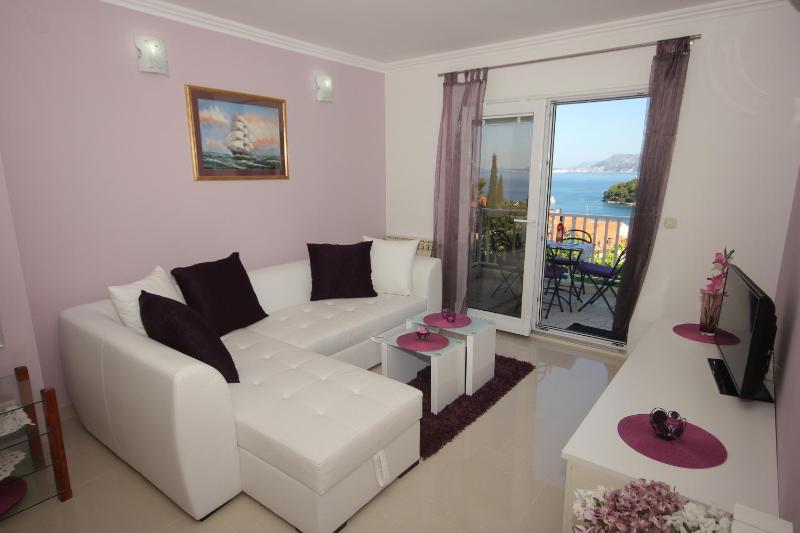Two-Bedroom Apartment with Terrace and Sea View image 1