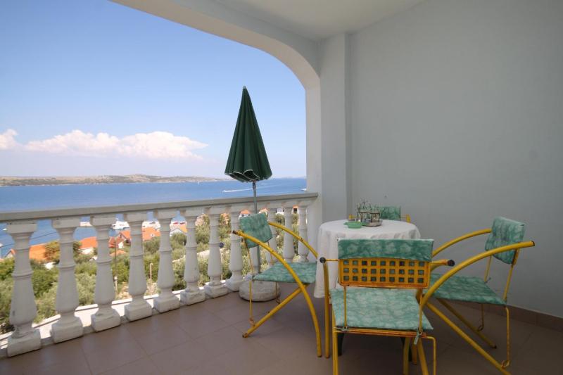 Two-Bedroom Apartment with Terrace and Sea View image 3