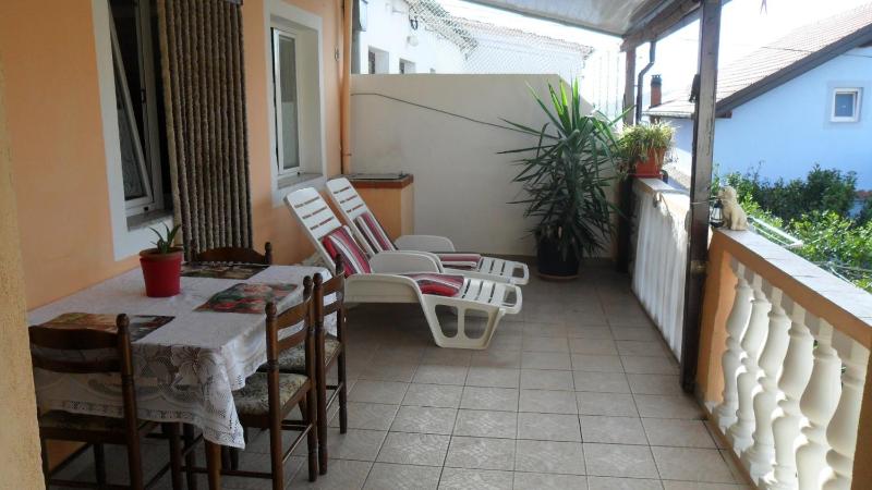 One-Bedroom Apartment with Terrace image 3