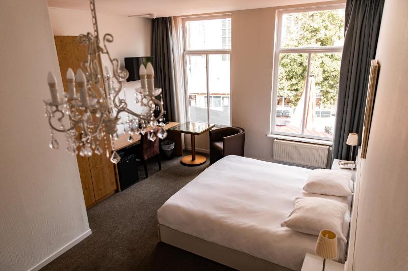 Classic Room with Church View  image 2