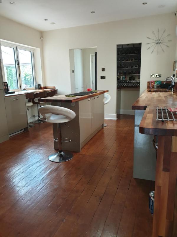 Little Robin Gate - Free Parking - Central - 10 min Walk to Train Station - image 28