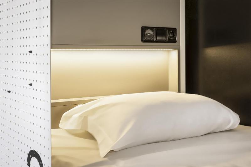 Triple Room with Private Bathroom image 3