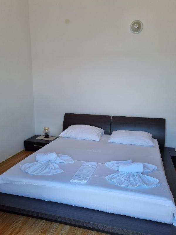 Quadruple Room with Balcony image 2