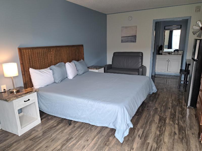 Blue Sky Inn- Complimentary Happy Hour Th-Sun Veteran owned Full Breakfast Best green space 1 mile from Blue Ridge Fire Pit - image 31