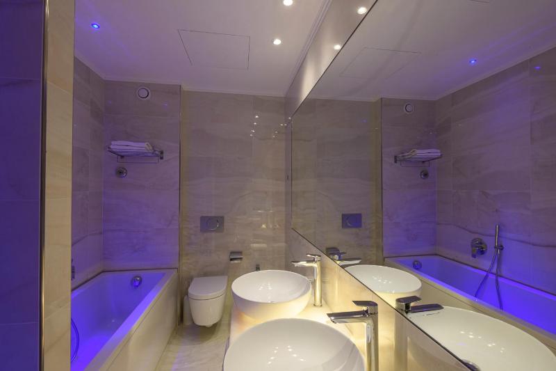 Junior Suite image 1