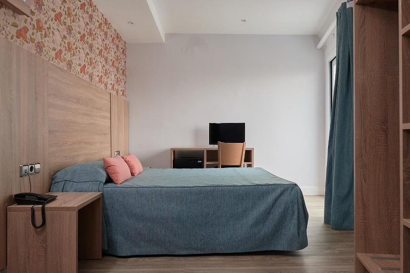 Double or Twin Room with Terrace image 3
