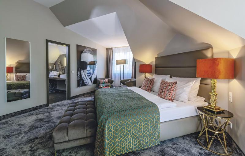 Junior Suite image 3