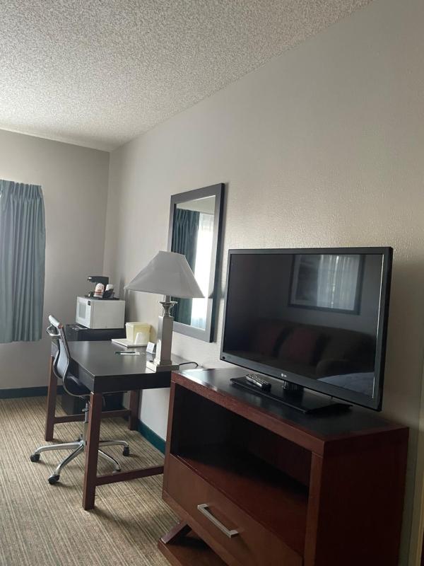 King Room - Non-Smoking image 1