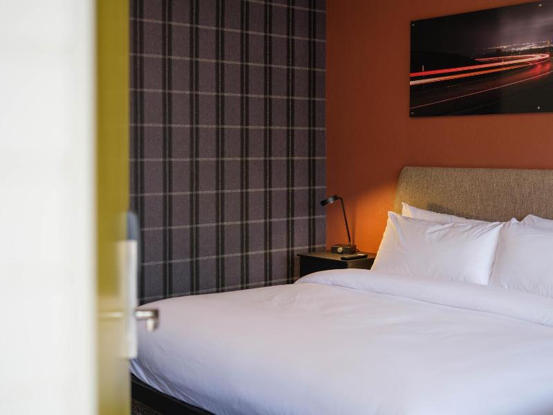 King Room image 2