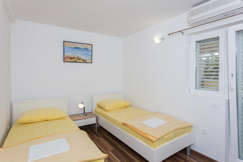 Apartments with a parking space Mlini Dubrovnik - 8985 - image 9