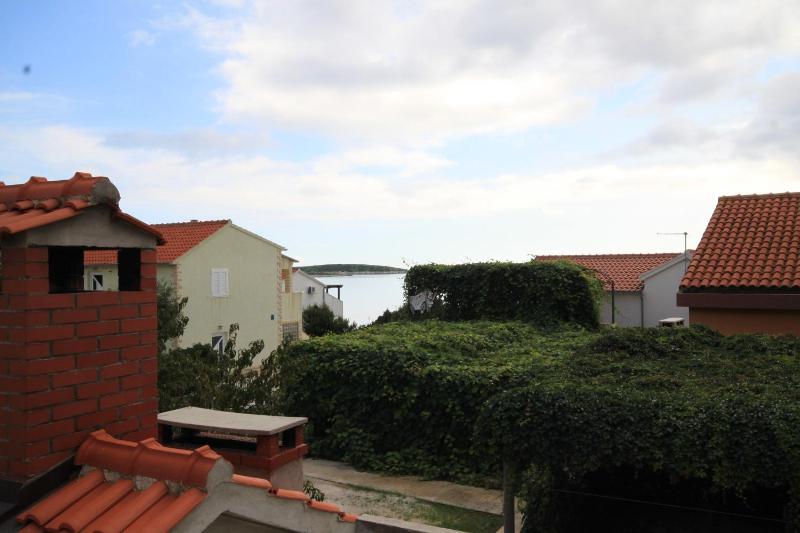 Three-Bedroom Apartment with Terrace and Sea View image 2