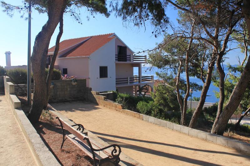 Apartments by the sea Zavalatica Korcula - 9137 - image 15