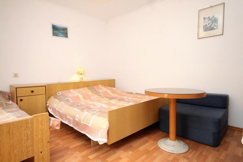 One-Bedroom Apartment image 1