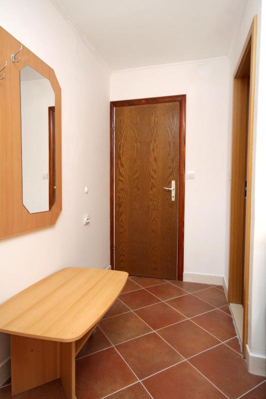 One-Bedroom Apartment image 2