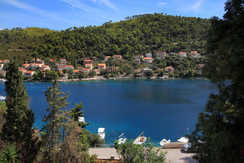 Two-Bedroom Apartment with Terrace and Sea View image 3