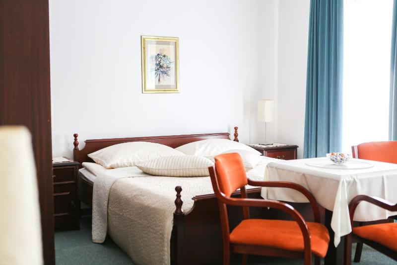 Triple Room image 3
