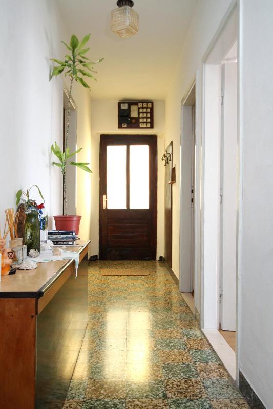 Three-Bedroom Apartment with Balcony and Sea View image 2