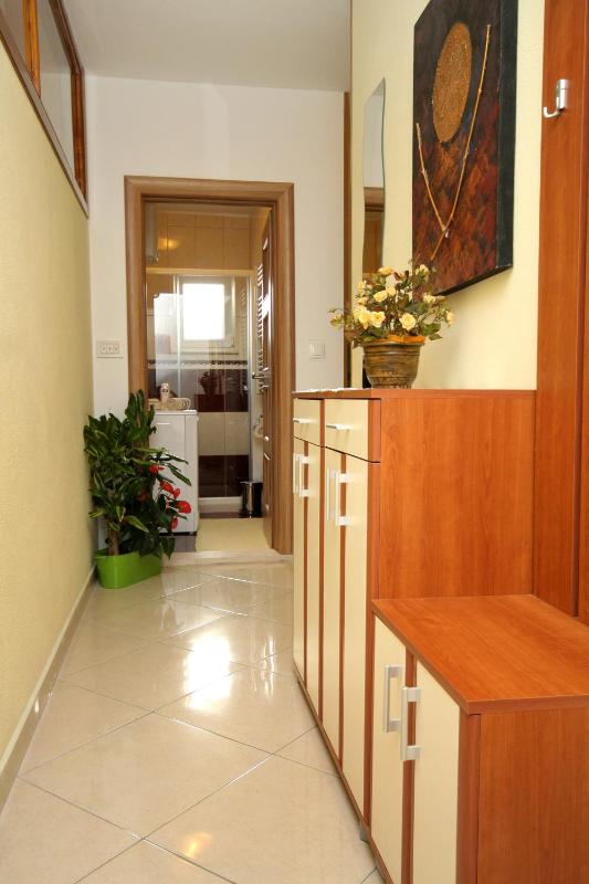 Three-Bedroom Apartment with Terrace and Sea View image 3