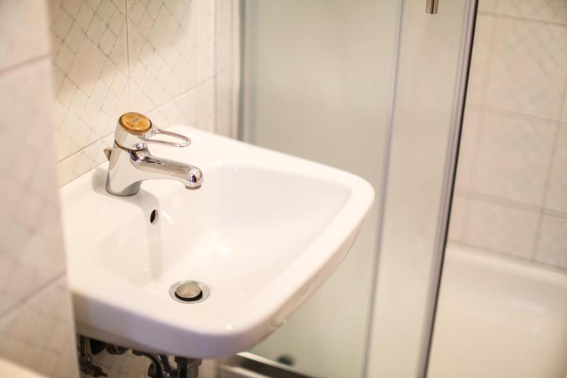 Triple Room with Balcony image 3