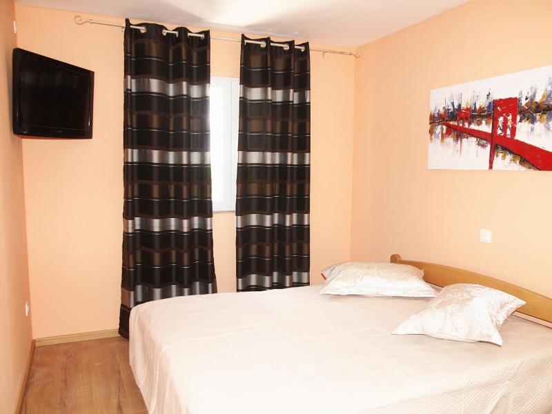 Apartments with parking space Makarska - 9129 - image 5