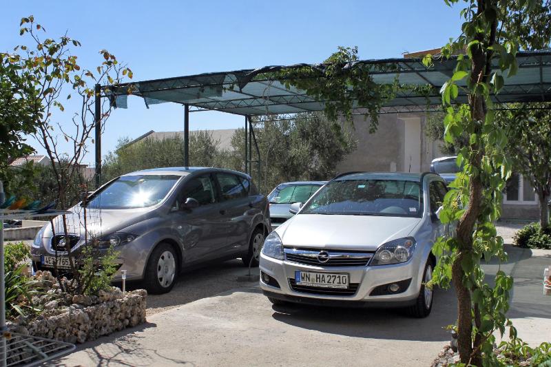 Apartments with parking space Makarska - 9129 - image 14
