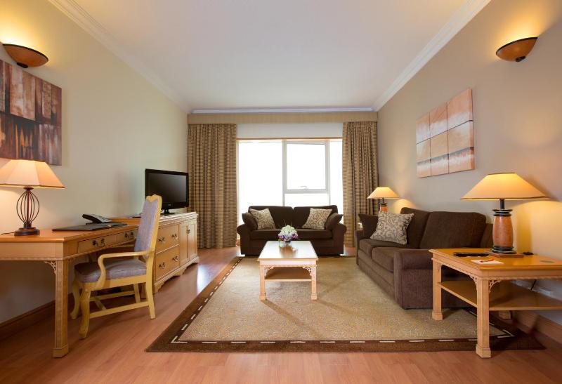 Three Bedroom Suite image 4