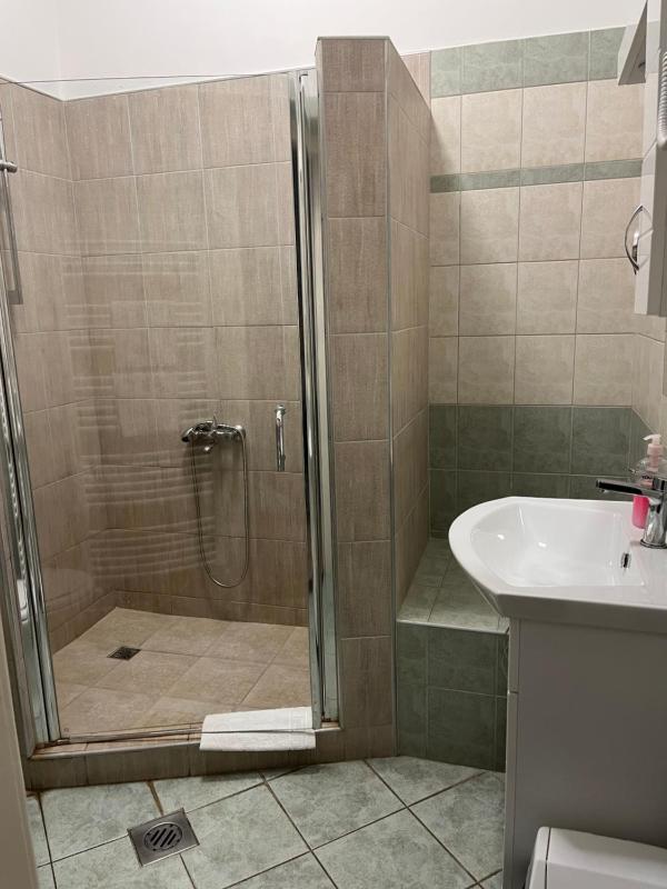 Quadruple Room with Bathroom image 1