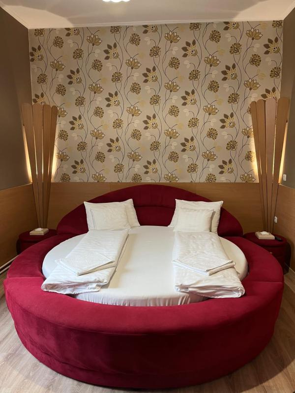 King Room image 1