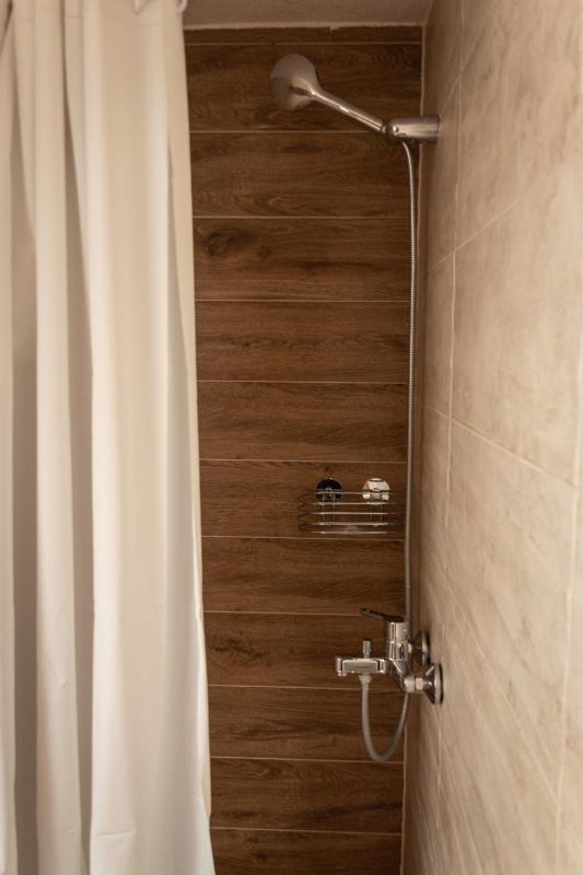 Standard Triple Room image 2