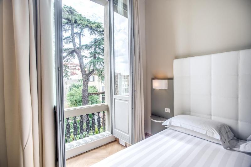 Superior Double or Twin Room with Garden View image 1