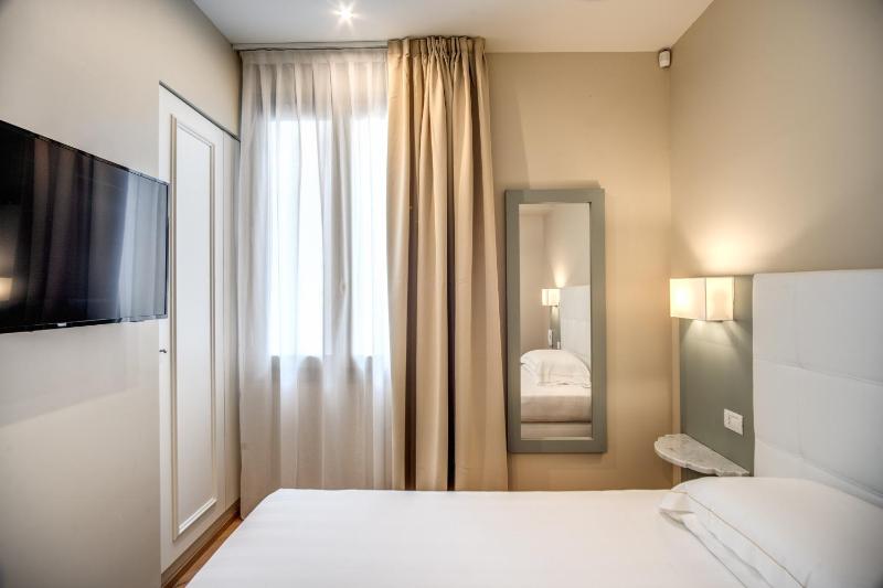Single Room image 4