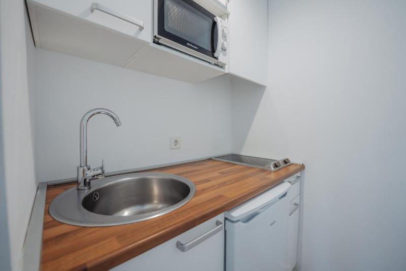 One-Bedroom Apartment image 3
