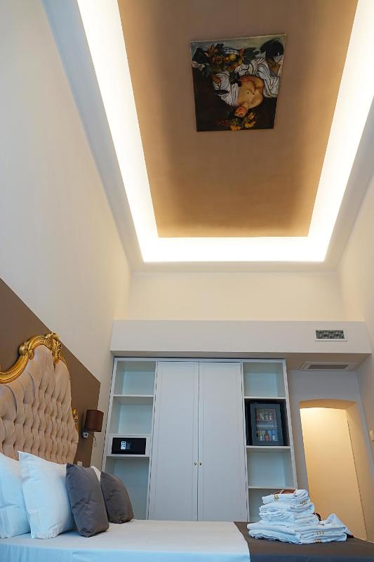 Deluxe Double or Twin Room image 3