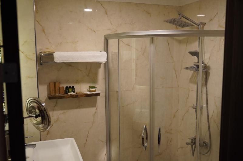 Standard Triple Room image 3