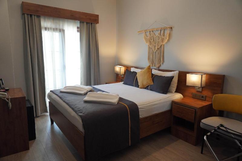 Double Room with Mountain View image 3